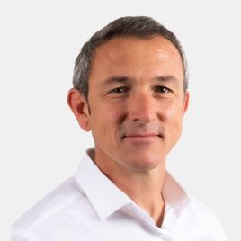 Stéphane Guillet, dirigeant de Eurovia Meats, portant une chemise blanche dans un portrait professionnel